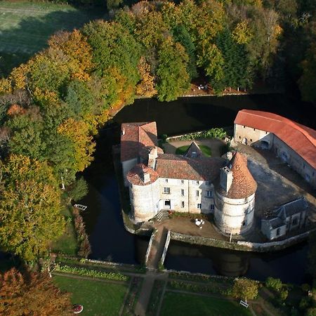 La Loge Du Chateau Saint-Dier-dʼAuvergne Exterior foto